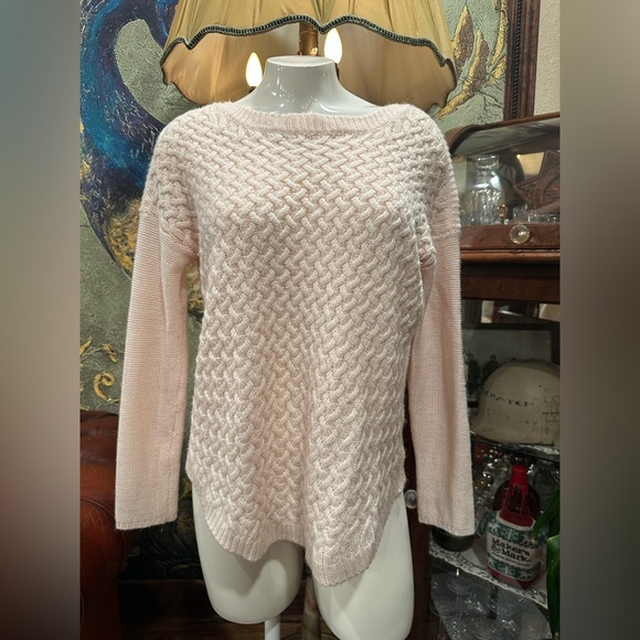EUC Pink Textured KNIT Crew Neck Sweater with Relaxed Fit - Picture 1 of 6